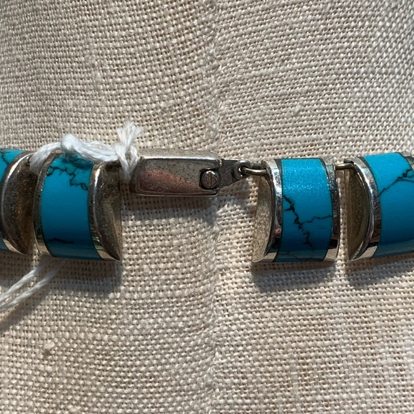 Beautiful Mexican Silver and Turquoise Necklace - Picture 4 of 6